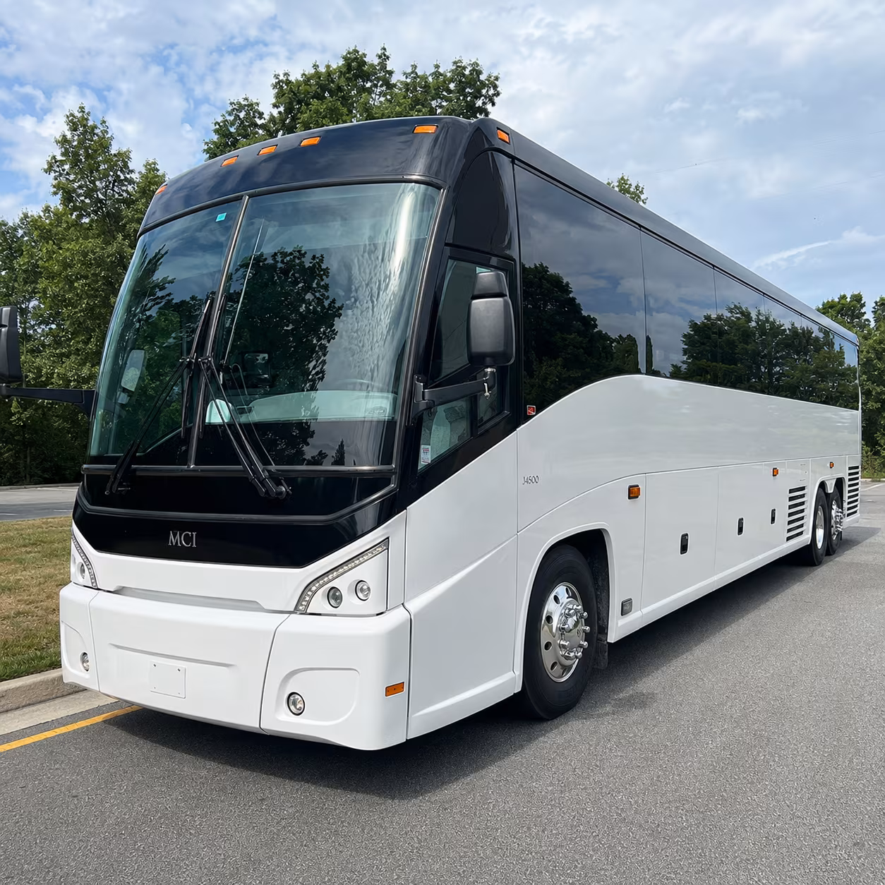 charter bus rentals to frost bank center in san antonio and moody center in austin